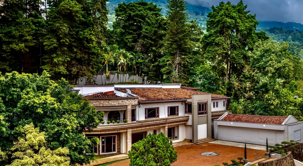 LAVISH MANSION