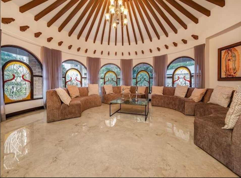 LAVISH MANSION